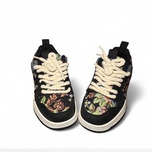 Awposro Black Floral Sneakers